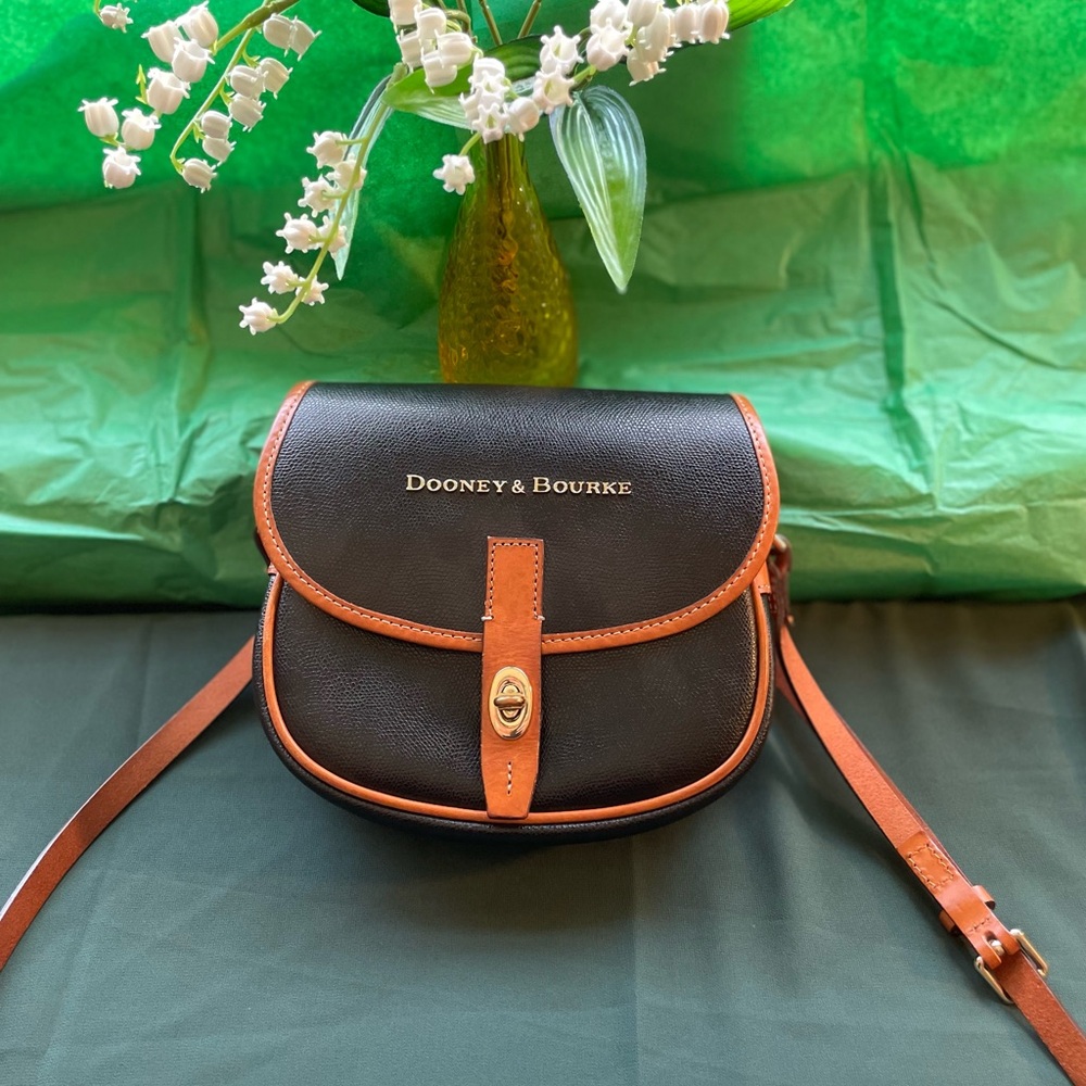 Dooney & Bourke Black leather field bag - Picture 8 of 8